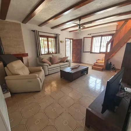 Дом отдыха Met Verwarmd Prive Zwembad Дения