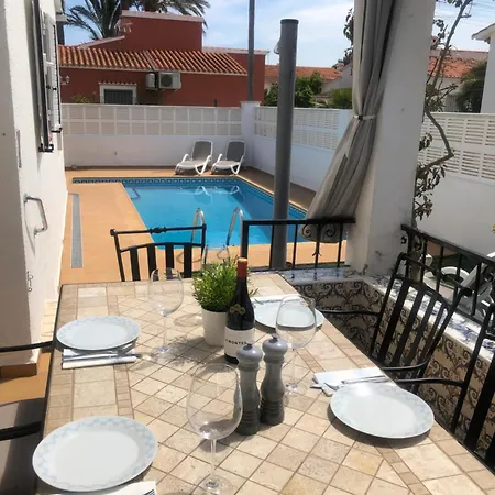 Holiday home Met Verwarmd Prive Zwembad