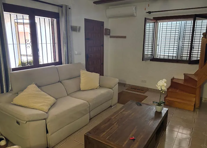 Met Verwarmd Prive Zwembad Дения